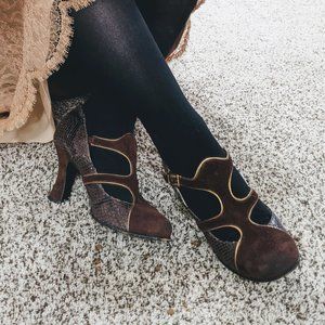 Classic T-strap Anyi Lu Heels, Size 7.5 🔥
